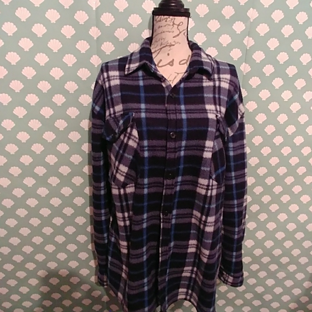 Very Comfy Button Down Shirt